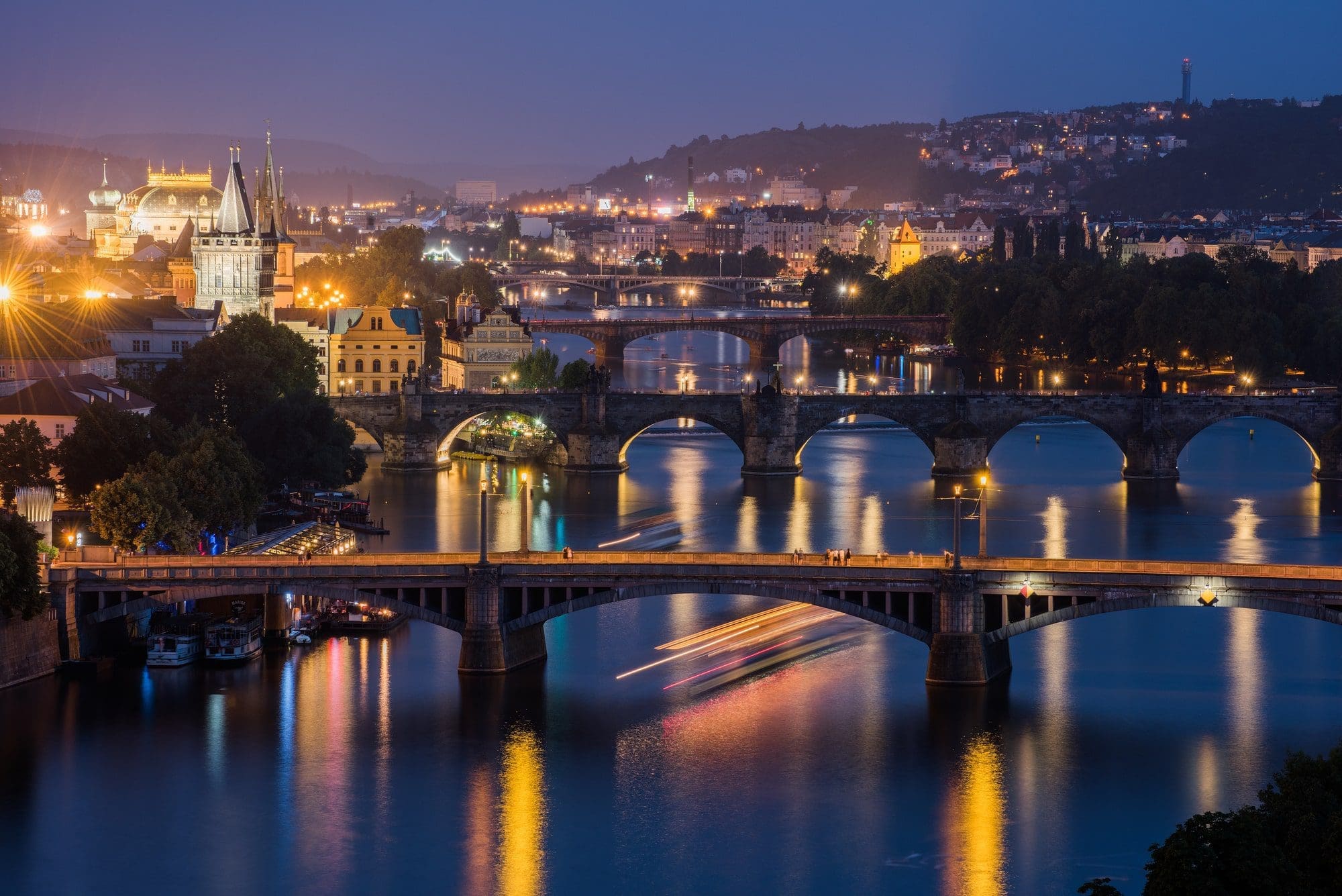 Charles Bridge at night-min